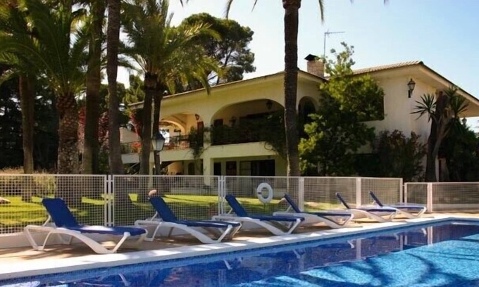 Paterna Villa | Large Luxury Family Home With Private Tennis Court And Swimming Pool