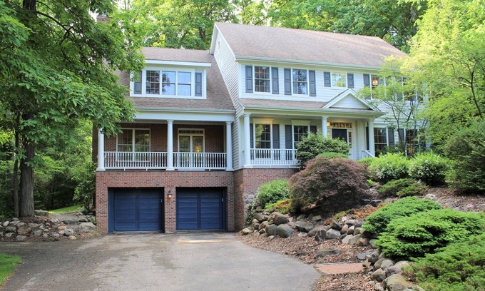 Ann Arbor House | Large, Luxury Getaway in Charming Upscale Dixboro Neighborhood