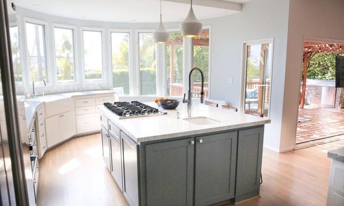Pacific Palisades House | Large luxury home with heated pool. Near Palisades village, beaches and bluffs!