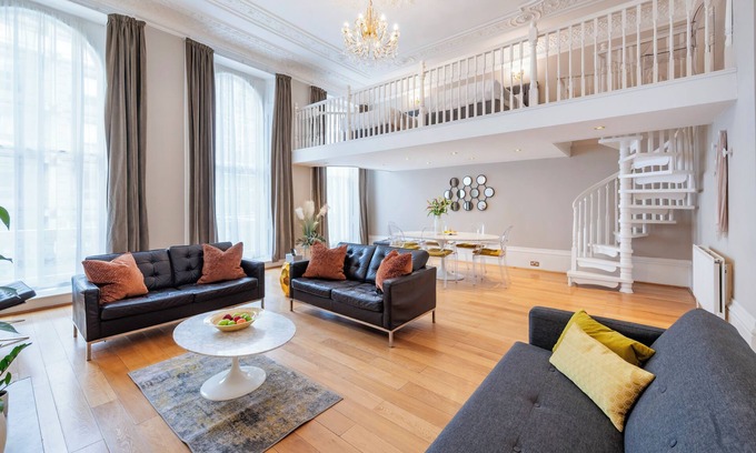 Bayswater Apartment | Large Luxury Hyde Park Apartment With Balcony