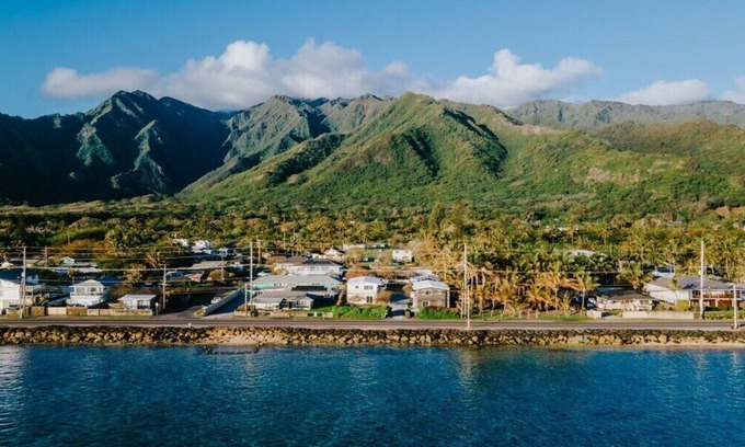 Hauula House | Large Luxury Villa Estate 40 guests