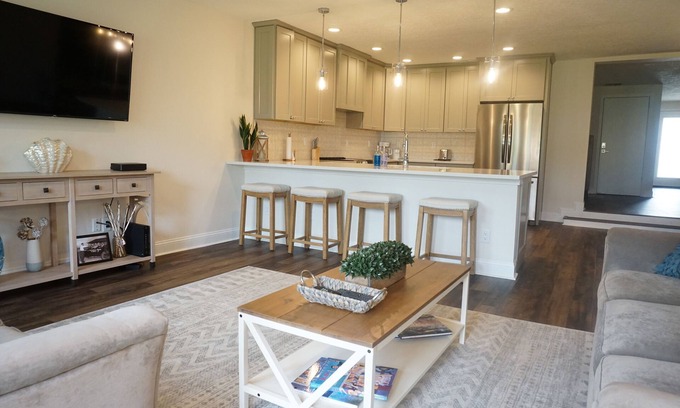 Isle of Palms House | Large Marsh View Home - Near Mayo Clinic and Beaches