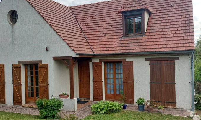 Meaux House | Large MEAUX family home, near Disney. Ideal family or group of friends