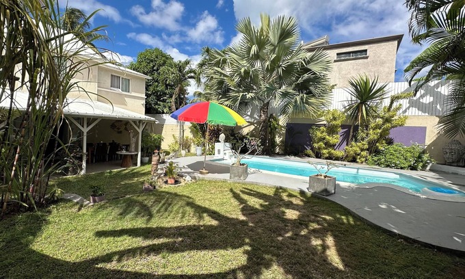 Pointe aux Canonniers Villa | Large modern house near Mon Choisy beach and close to shops
