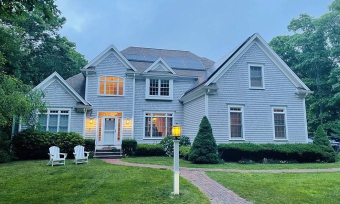 Mashpee House | Large modern ALL SEASON house/good for reunion, showers, friends/family events.