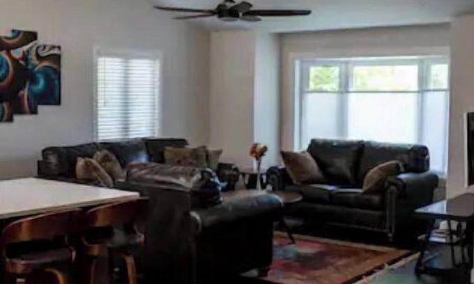Fitchburg House | Large Modern Family Home