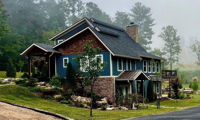 Asheville House | Large Modern Farmhouse on 3 acres 7 minutes from downtown