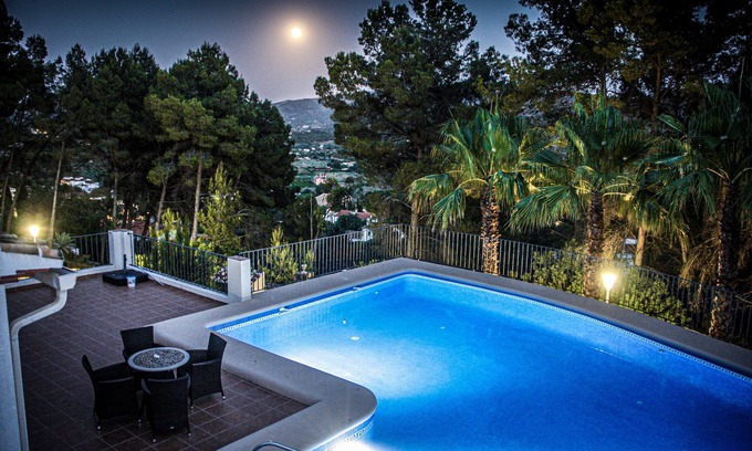 Alcalali House | Large modern villa in quiet surroundings with large private pool.