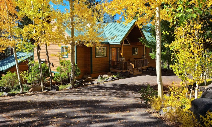 Crescent Cabin | Large Mountain Home Near Crescent, Odell & Crater Lakes. Family Reunion Home!