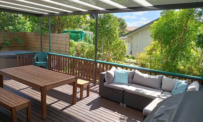 Havelock North House | Large, multi-storey family home close to village.