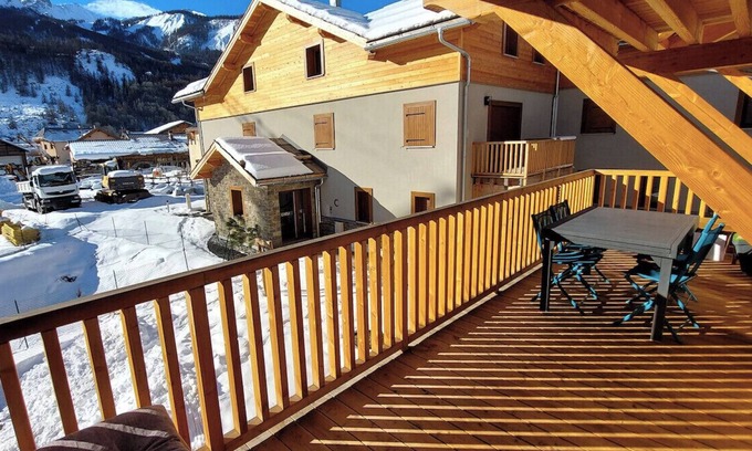 Monetier-les-Bains Apartment | Large new T2 with terrace: le dahu perché