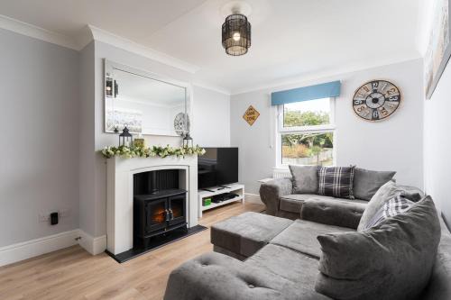 Chysauster House | Large newly refurbished modern house, part sea views, south facing garden, parking
