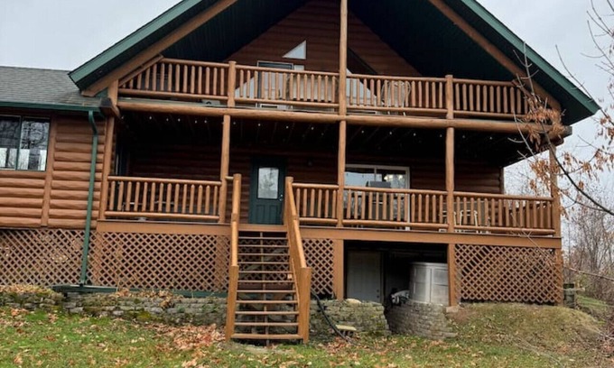 Garrison Cabin | Large Pet-Friendly Family Cabins