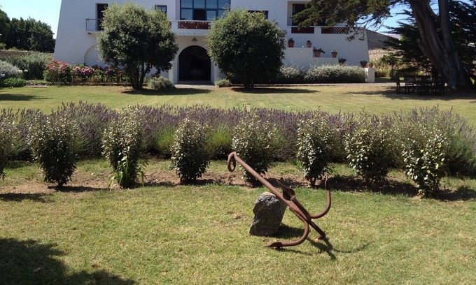 Ile d'Yeu Hotel | Large prestigious villa facing the sea on the beachside