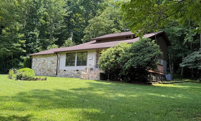 Robbinsville House | Large private home on wooded acreage