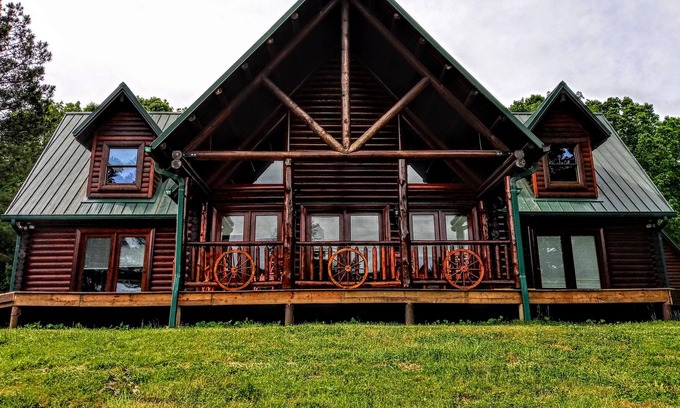 Lawrence County Cabin | Large Private Luxury Log Cabin w/ jacuzzi, game room, private lake on 100 acres