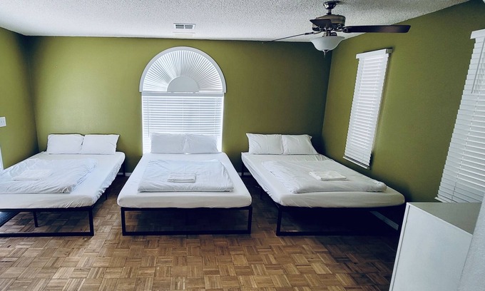 Ridgecrest House | Large Private Room [#4] - 3 Queen Beds - Shared Bathroom
