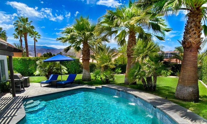 Topaz House | LARGE, PRIVATE Yard & Heated, Saltwater Pool/Spa, Detached Casita, Peloton