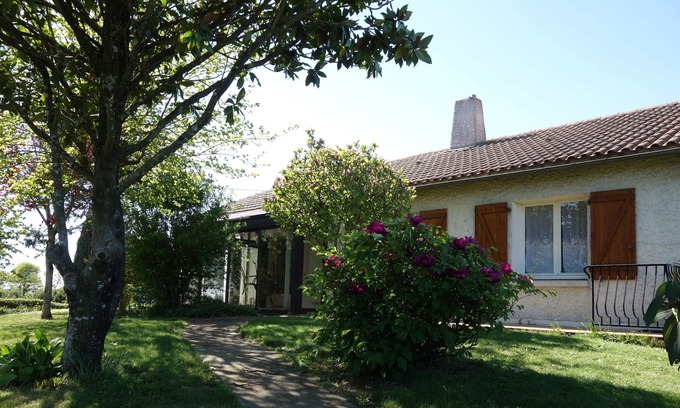 Rouille House | large quiet house in the countryside