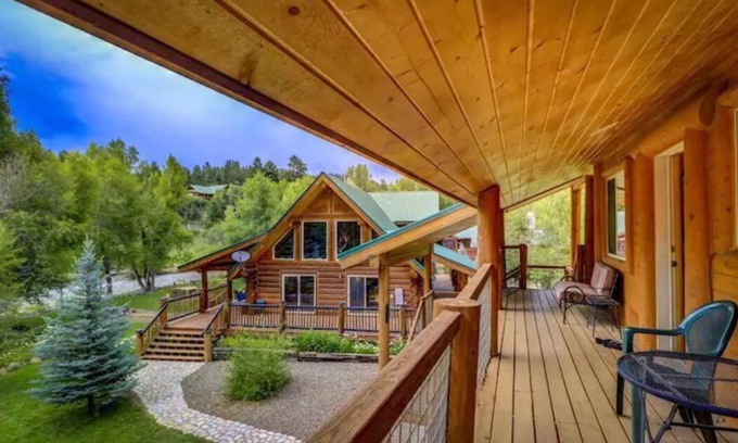 San Juan River Village House | Large Riverfront Home for Multi Family Groups