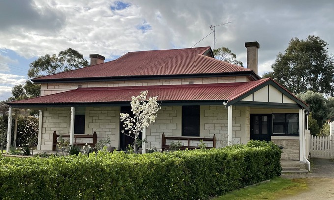 Naracoorte House | Large Room within residence of quiet home