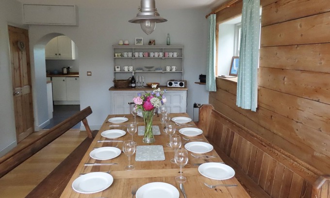 Manorbier Cottage | Large seaside cottage with spacious garden, in a quiet area close to beach.