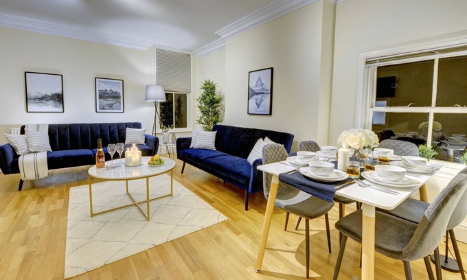 Leamington Spa Apartment | Large Spacious and Stylish 2 Bed apt with Parking