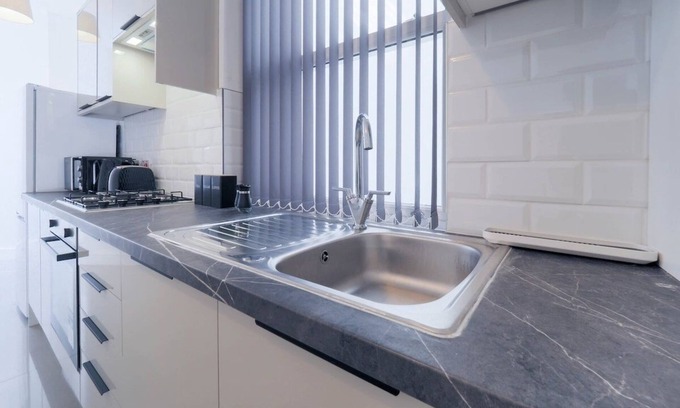 Camden Town with Primrose Hill Apartment | Large Spacious 4 Bed Luxurious Flat In Camden Close To Camden Market