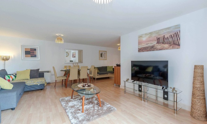 Limehouse Apartment | Large Spacious Apartment Canary Wharf E14- GROUP Accommodation