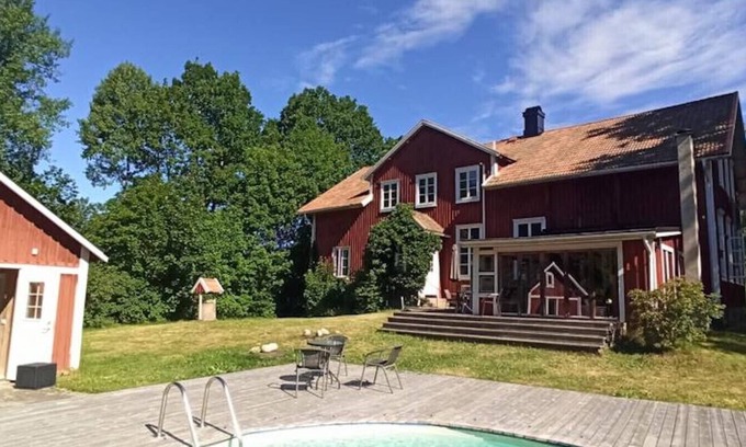 Ryd Ski Chalet | Large, spacious holiday home in a secluded location with winter garden - Hot tub - pool