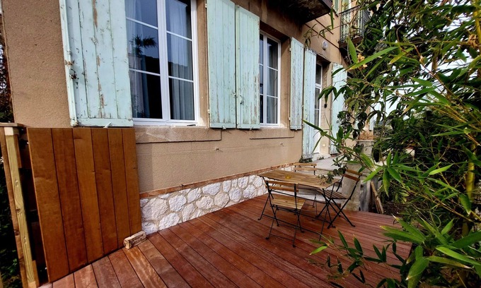 Gardanne Apartment | Large Studio 4 persons Enclosed parking Fibre