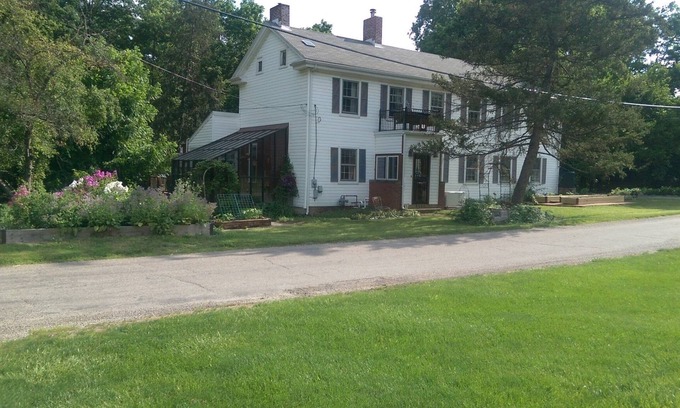 Fairfield Beach Apartment | Large studio apartment near Buckeye Lake No smoking