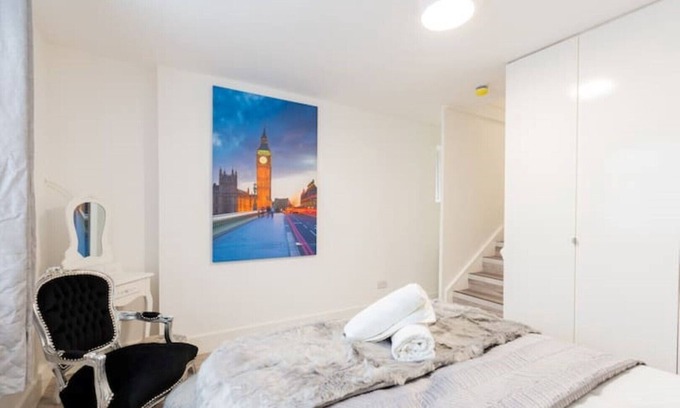 Kensal Green Apartment | Large Studio Apartment 30 mins to Oxford Street