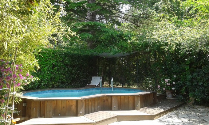 Saint-Eloi Apartment | Large studio in garden with pool