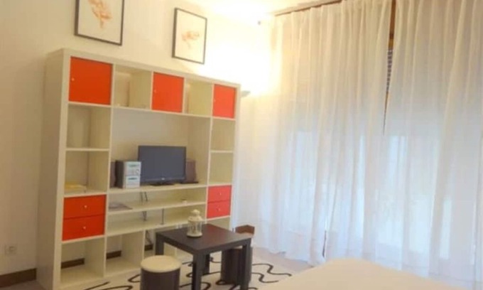 Secteur 2 Apartment | Large studio in historic district 2 TVA