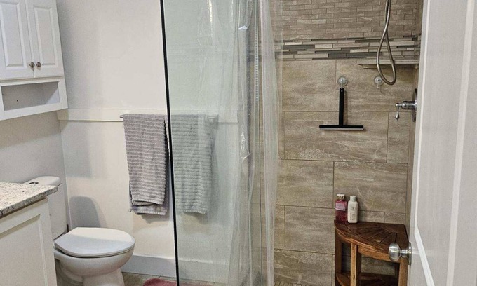 Smithfield Apartment | Large Studio with open concept, king size bed