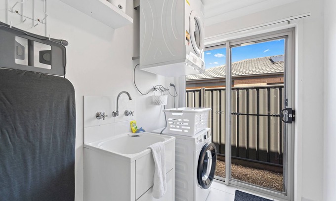 Jackass Flat House | Large stylish home in Bendigo, perfect for families, close to sporting precinct