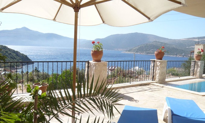Kalkan Villa | Large Stylish Villa close to the Sea Sleeps 10, Panoramic Sea Views and Pool