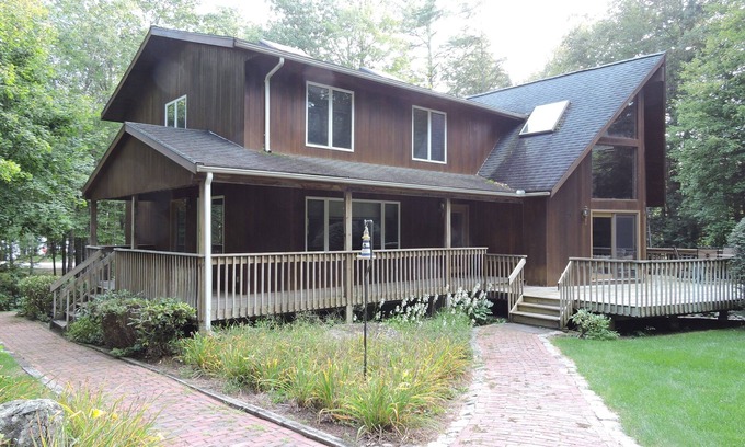 Moultonborough House | Large Suissevale Winnipesaukee Home 2 Minute Walk To Beach