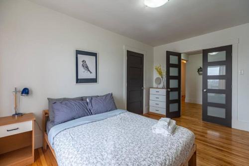 Bedford Apartment | Large & Sunny Beautiful Home #103