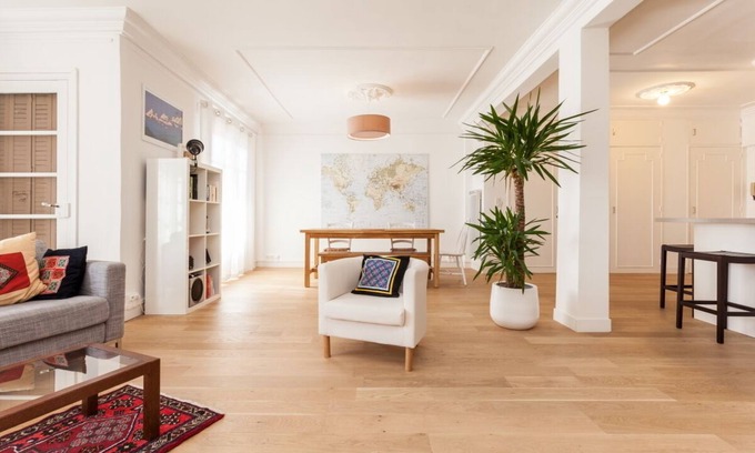 Gares Apartment | Large T3 with & balcony near train station ☀ ☀ ☀ ☀ ☀