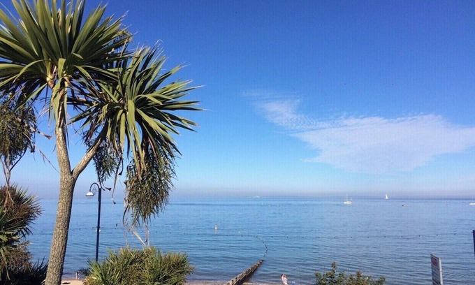 Langton Matravers Apartment | Large Traditional Stone 3 Bedroom 1ST Floor Apartment On The Jurassic Coast.