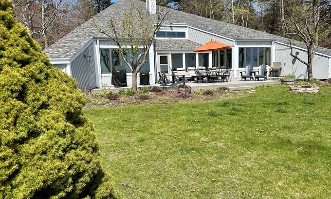 Oostburg House | Large Unique & Artistic Lake Michigan Beach House/Awesome Game Room