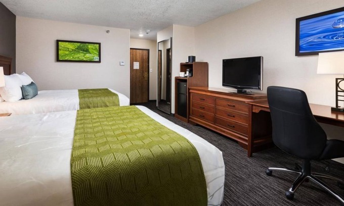 Kimball Junction House | Large Unit with FREE Breakfast! Pets Are Welcome! Pools, Game Room, Parking!