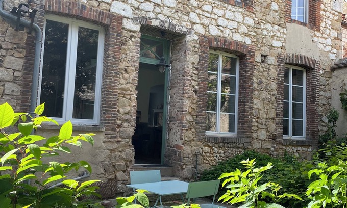 Villeneuve-l'Archeveque House | Large village house 1H30 from Paris. Between Burgundy and Champagne.