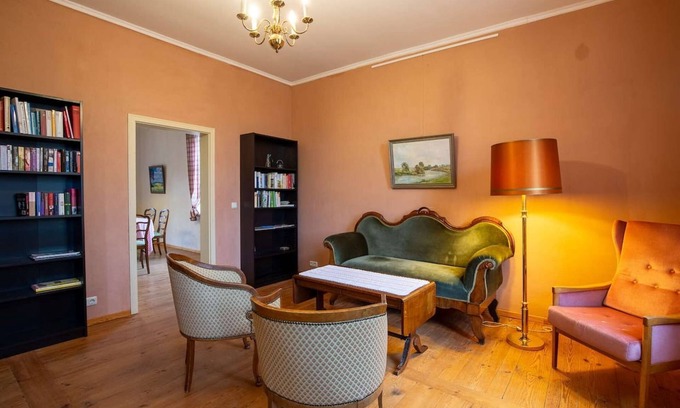 Borrentin Apartment | Large vacation apartment in an old pastorate with fireplace and garden