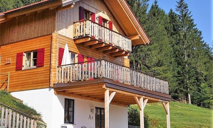 Poellauberg Ski Chalet | Large vacation home with 5 bedrooms & 4 bathrooms - Feriendorf Pöllauberg