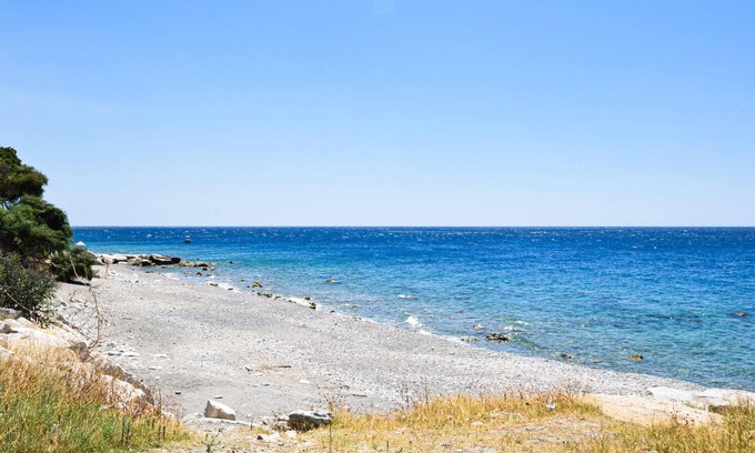 Lazzaro House | Large vacation home with plenty of space for the whole family and a fantastic view of the sea.