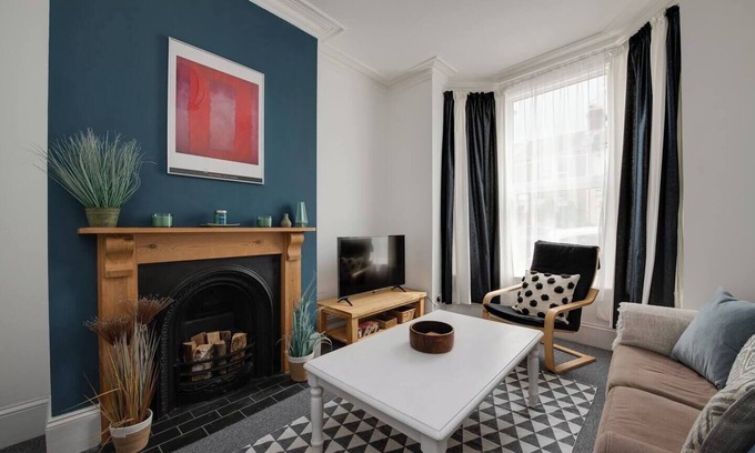 Southsea House | Large, Victorian, 5 bed house in the heart of Southsea.