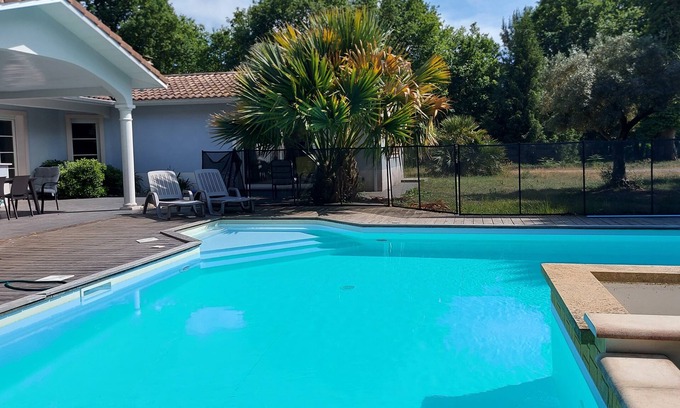 Pontenx-les-Forges Villa | Large villa, swimming pool, wooded garden, close to lakes and ocean. Ideal for families.